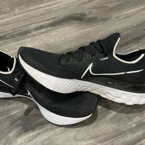 Men’s Nike fly knit infinity react shoes size 10.5